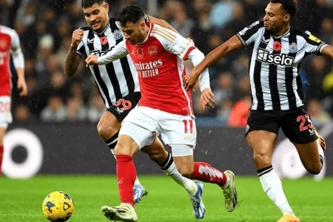 "Arsenal" ve "Newcastle" arasında gergin mücadele yaşandı, "Everton" ise galip geldi