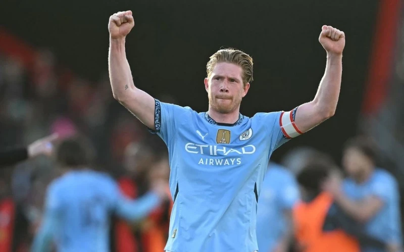 İtalyan basını: "Napoli" ve "Liverpool" De Bruyne ile ilgileniyor