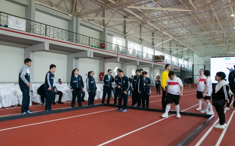 Down Sendromlu Bireyler Arasında "Parlak Güneşler" Adlı Spor Yarışmaları Düzenlendi