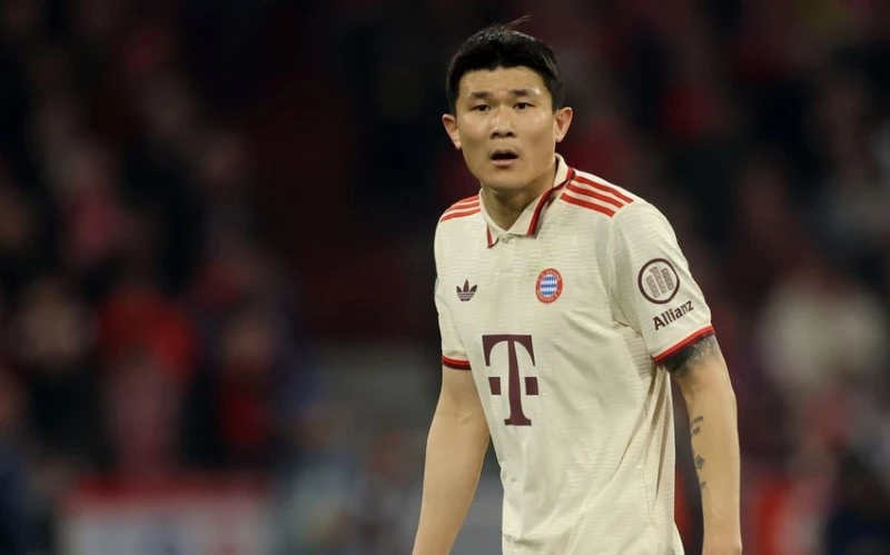 "Bayern"li defans oyuncusu kariyerine İngiltere'de devam edebilir