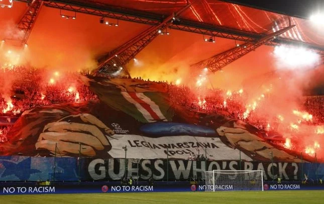 UEFA iki kulübü cezalandırdı