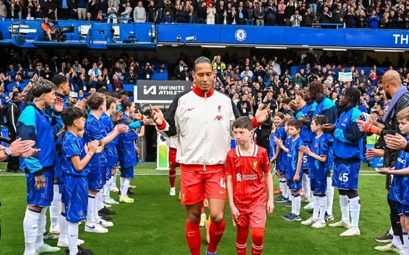 Chelsea, İngiltere Premier Ligi'nde Şampiyonluğu Garantilemiş Liverpool'a Karşı Net Bir Galibiyet Elde Etti