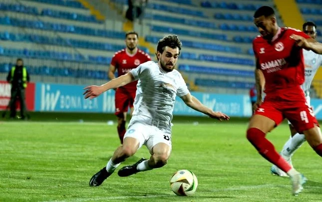 Mərdəkanda 2 gol, 1 "kırmızı"