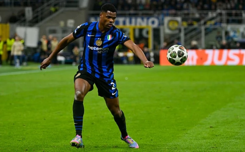 "Barcelona" Denzel Dumfries'i transfer etmek istiyor