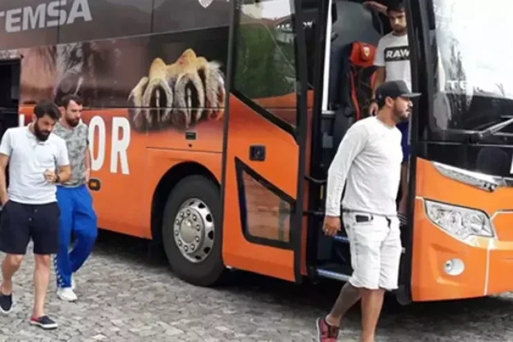 Futbolcular alt lige düşen takımı terk etmeye başladı