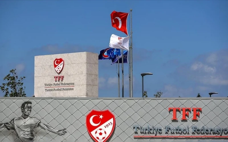Türkiye'de 2025/2026 futbol sezonu transfer döneminin tarihleri belli oldu