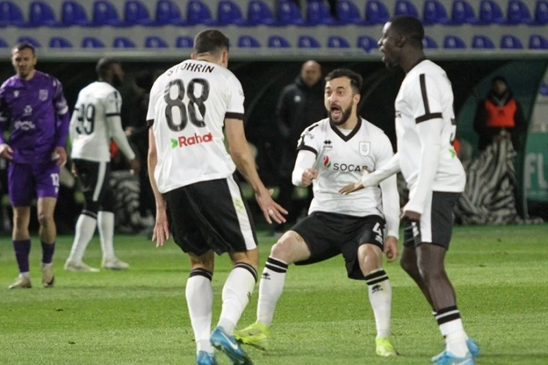 1600. Gol