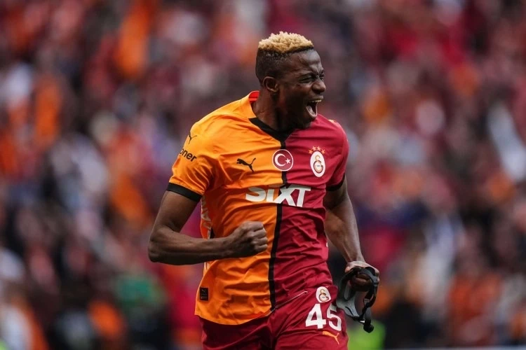 Fenerbahçe, Osimhen'e "Galatasaray"dan daha yüksek maaş teklif etti