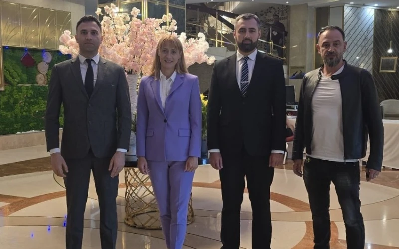 Azerbaycan Yüzme Federasyonu temsilcileri Romanya'da toplantı yaptı