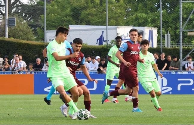 "Trabzonspor" finalde "Barcelona"ya yenildi