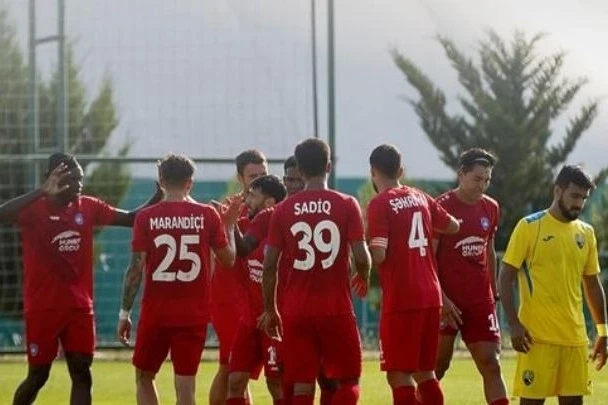"Turan Tovuz" 2 futbolcuyla yollarını ayırdı - ÖZEL