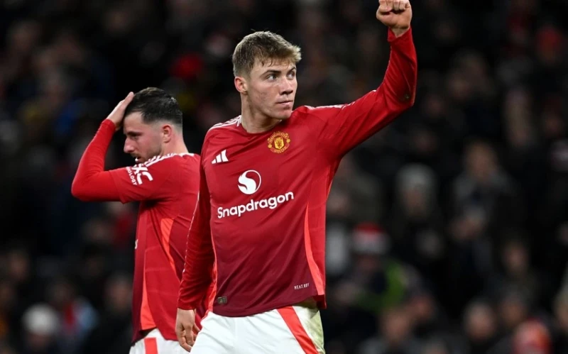 "Manchester United" forvetlerinin İtalyan kulüplerine transferiyle ilgili görüşmeler sürüyor