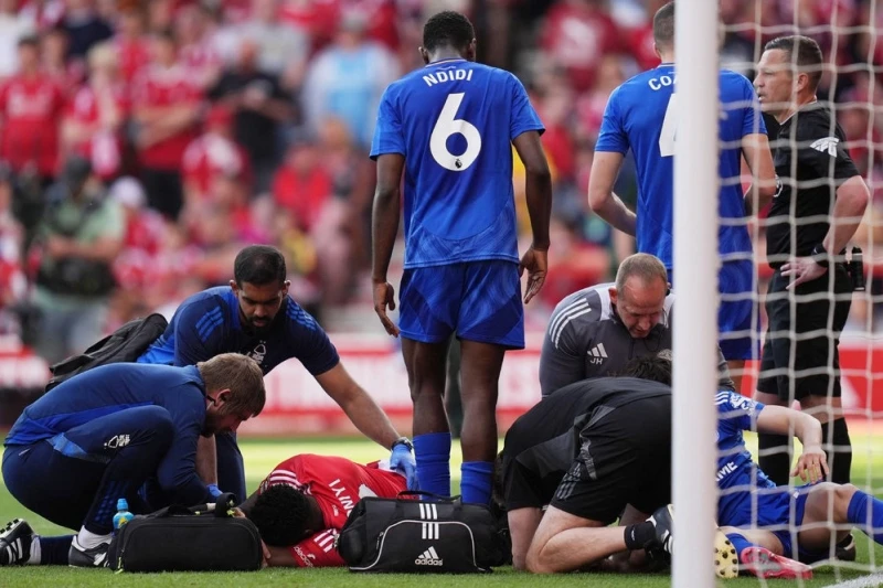 "Nottingham Forest" Forveti komaya girdi