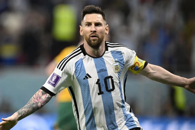 Messi futbol tarihinde en iyisi seçildi, Ronaldo ilk üçte yer almadı