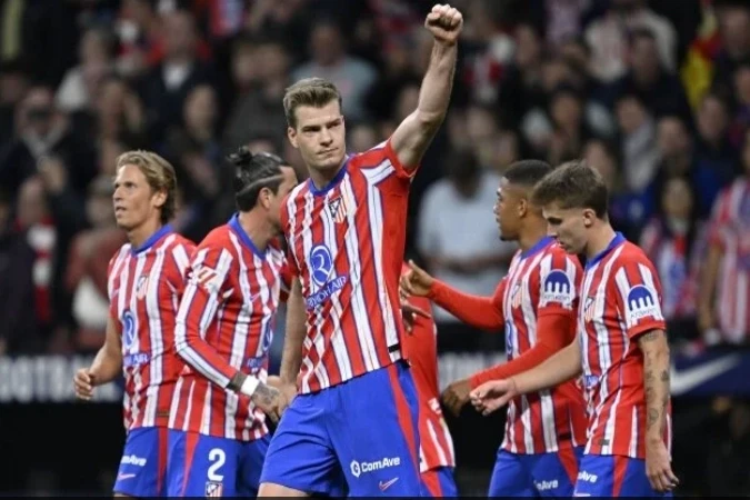 "Atletico" forvetinden rekor