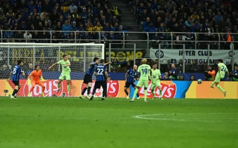 "Inter" - "Barcelona" maçı sırasında bir taraftar kalp krizi geçirdi