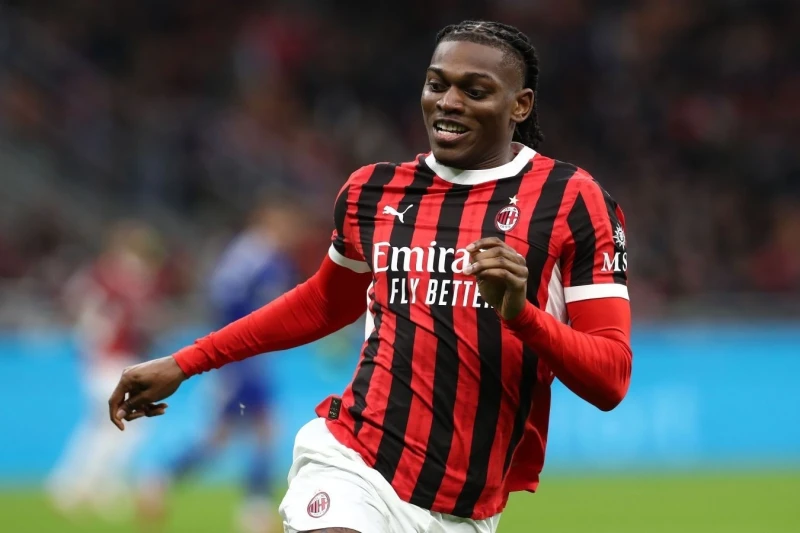 "Chelsea" Rafael Leão transferi için "Milan" ile görüşüyor