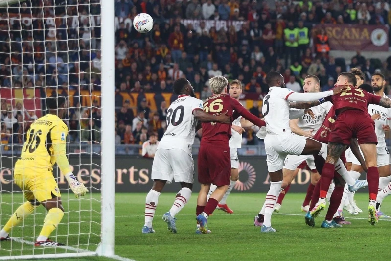 "Roma" eksik kalan "Milan"a karşı - skor eşitlendi, "Inter" gol attı - GÜNCELLENİYOR/VİDEO