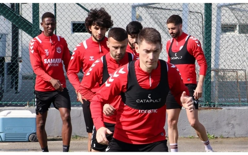 "Araz-Nahçıvan"ın iki futbolcusu sakatlıklarından sonra iyileşti ve antrenmanlara geri döndü