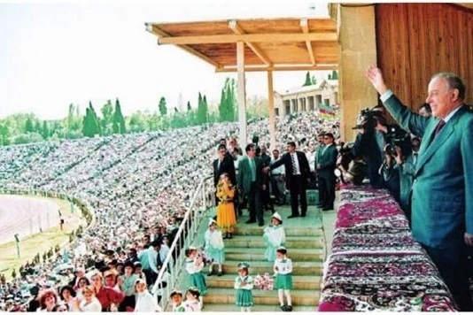 Gazilerin anıları: "Haydar Aliyev'in maça geleceğini duyduğumuzda gücümüz ikiye katlanırdı" - VİDEO
