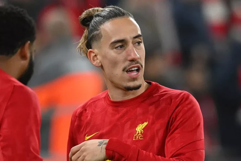 Liverpool Yunan defans oyuncusunu satmaya niyetli
