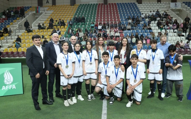 Leyla Aliyeva ve Arzu Aliyeva'nın girişimiyle çocuk yurtlarının takımları arasında spor yarışması düzenlendi