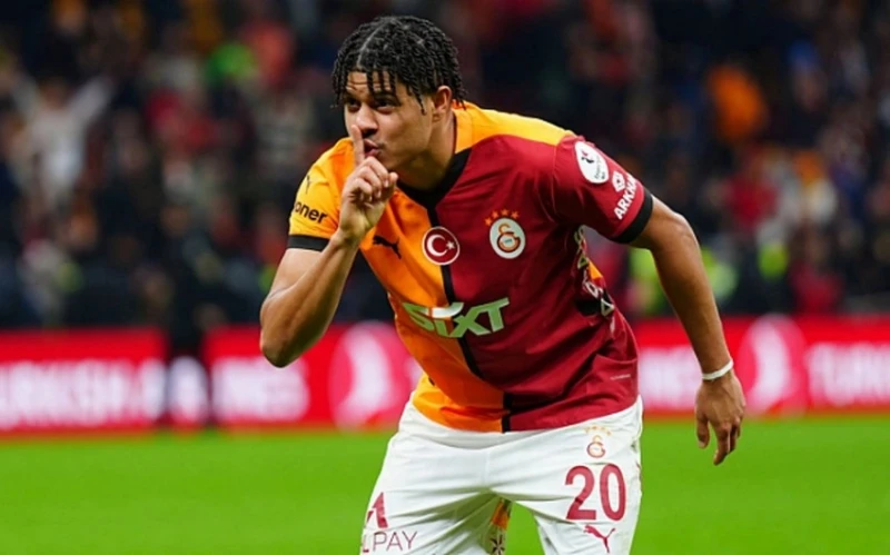 Premier Lig kulübü "Galatasaray" oyuncusuyla ilgileniyor