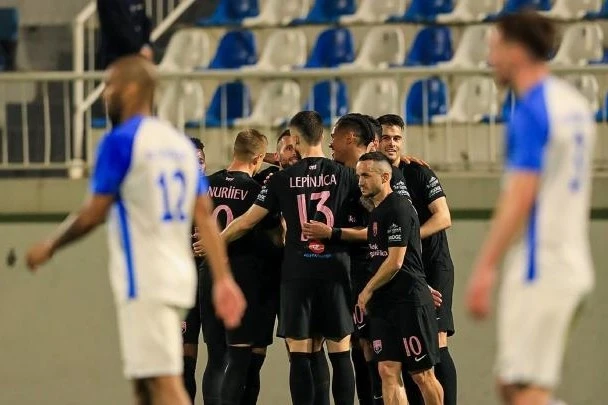 Igor Nogueira jübile golünü attı