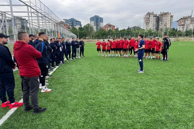 "Karabağ" teknik direktörü 15 ülkeden uzmana eğitim verdi - FOTO