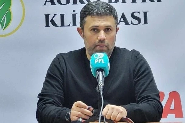 Azer Bağırov: "Güçlünün yanında olmakta ne var ki?"