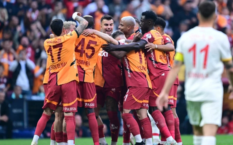 "Galatasaray" 25. Kez Türkiye Şampiyonu Oldu