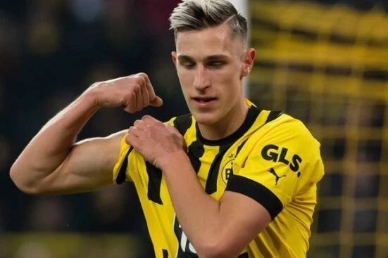 "Borussia" oyuncusu Mart ayının oyuncusu seçildi