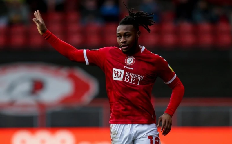 "Manchester United" Ganalı forveti transfer etmek niyetinde