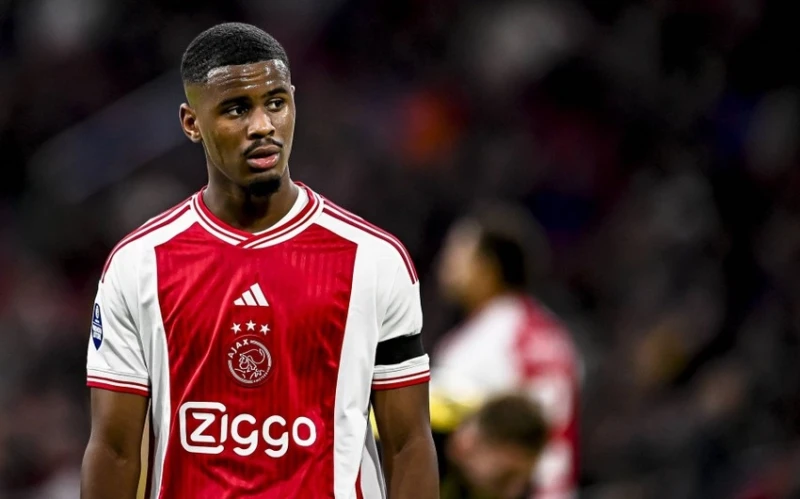 "Real", Hollanda kulübünden 19 yaşındaki defans oyuncusunu almak istiyor