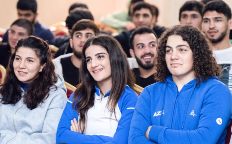 Azerbaycanlı güreşçiler için bir seminer daha düzenlendi
