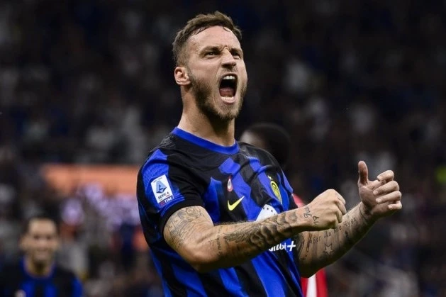 "Inter", 2 futbolcusuyla yollarını ayıracağını resmileştirdi