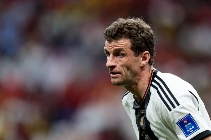 Thomas Müller bir seçimle karşı karşıya
