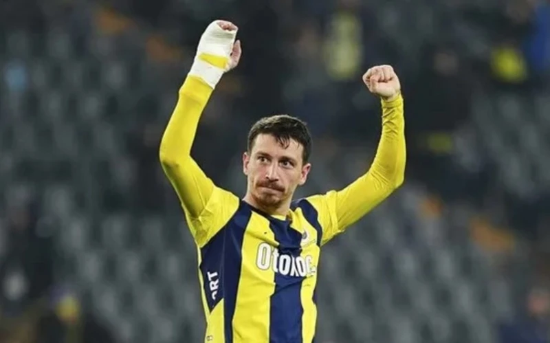 "Fenerbahçe" futbolcusu hastaneye kaldırıldı