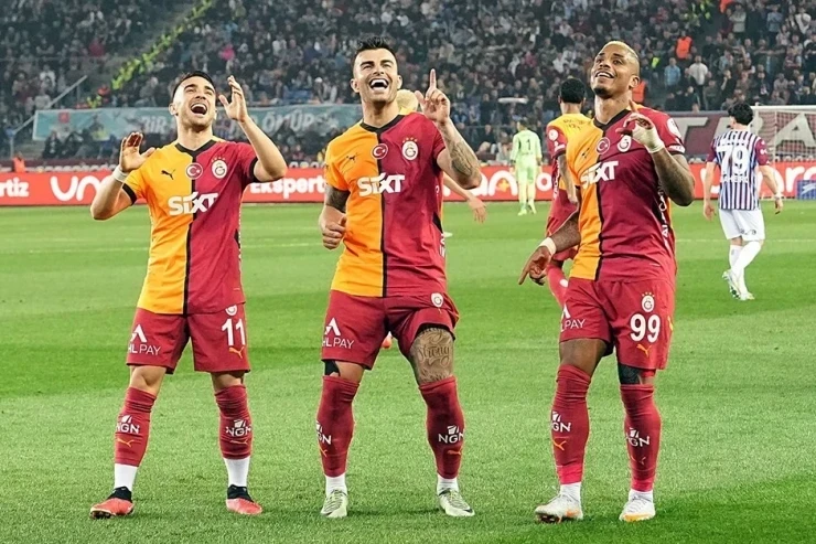 "Galatasaray" Trabzon Deplasmanından 3 Puanla Döndü