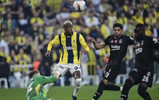 "Beşiktaş", "Fenerbahçe" Karşısında Galip Geldi