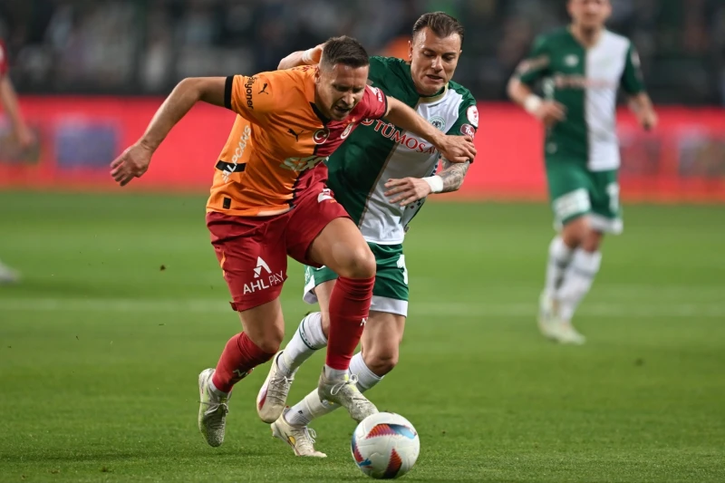 "Galatasaray" ezerek finale yükseldi