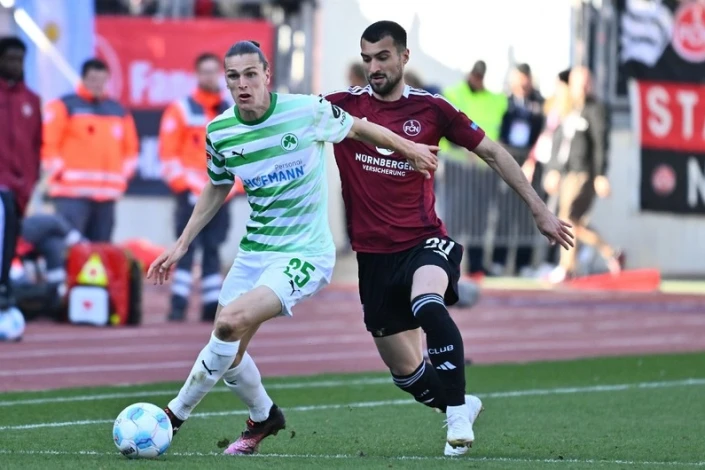 "Bild"e göre, Mahir Emreli kariyerine Bundesliga'da devam etmek niyetinde