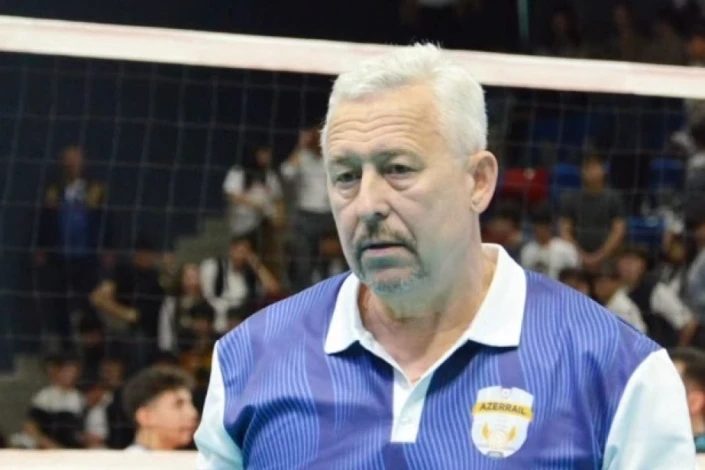 "Azerreyl" baş antrenörle sözleşme uzattı