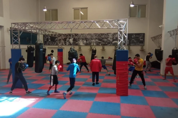 Bakü'de uluslararası boks antrenman kampı
