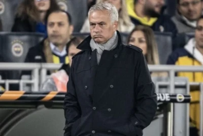Fenerbahçe taraftarları Mourinho'nun istifasını istiyor