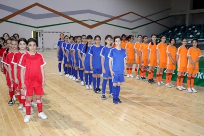 UEFA'nın desteğiyle Kuba şehrinde "Kızlar Futsal Kupası" turnuvası düzenlendi