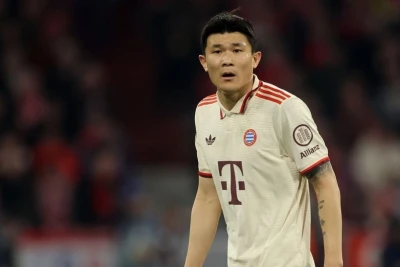 "Bayern"li defans oyuncusu kariyerine İngiltere'de devam edebilir
