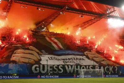 UEFA iki kulübü cezalandırdı