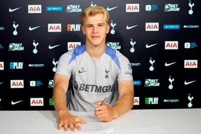 "Tottenham" genç oyuncu ile sözleşmesini yeniledi