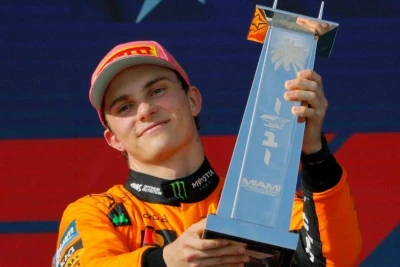 Oscar Piastri, 1998'den beri art arda üç Grand Prix kazanan ilk "McLaren" pilotu